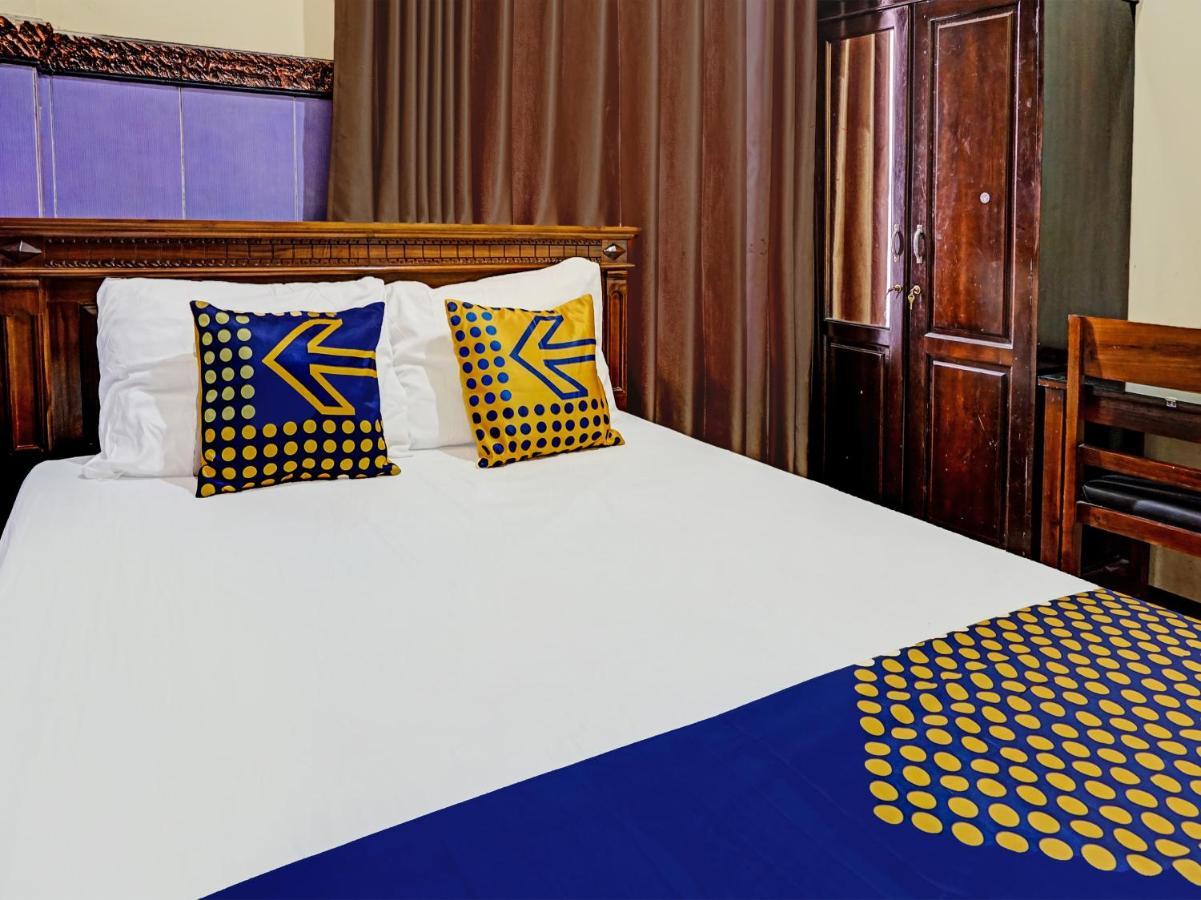 SPOT ON 1870 Graha Batu Mulia Hotel Bagian luar foto